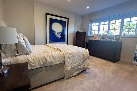 14 Cornwood Close, London, N2 0HP