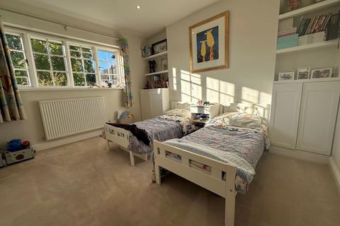14 Cornwood Close, London, N2 0HP