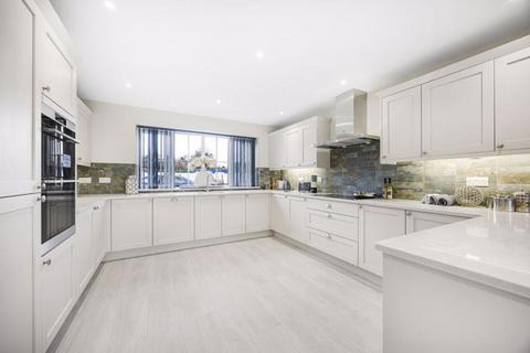 4 bedroom property for sale, Woodville Grove, Hereford HR1