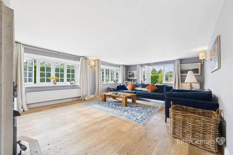 Dagdale Dagdale, Bramshall, Uttoxeter, ST14 5BJ