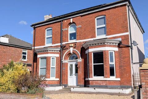4 bedroom property to rent, Golf Open 2026 - Southbank Road, Southport - Sleeps 8