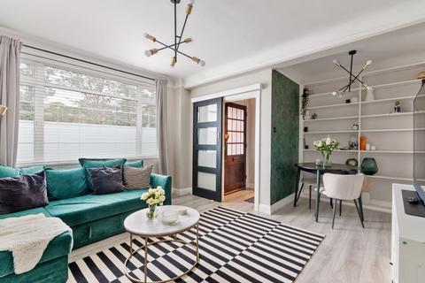 2 bedroom maisonette for sale, Du Cane Court Balham High Road Balham SW17 7JJ