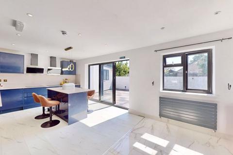 10 bedroom semi-detached house to rent, Windsor Road, Southall, UB2