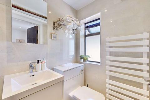 10 bedroom semi-detached house to rent, Windsor Road, Southall, UB2