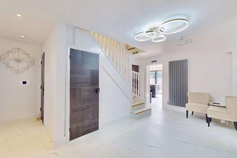 10 bedroom semi-detached house to rent, Windsor Road, Southall, UB2