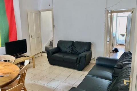 3 bedroom terraced house to rent, Tiverton Road, Selly Oak, Birmingham, B29 6DA