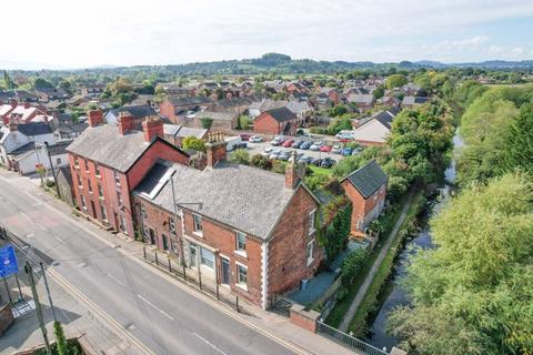 5 bedroom townhouse for sale, North Road, Llanymynech