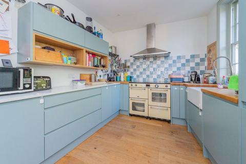 5 bedroom townhouse for sale, North Road, Llanymynech