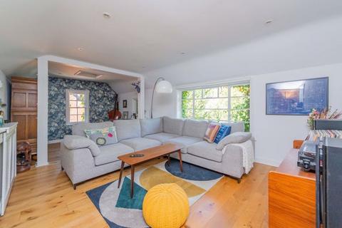5 bedroom townhouse for sale, North Road, Llanymynech