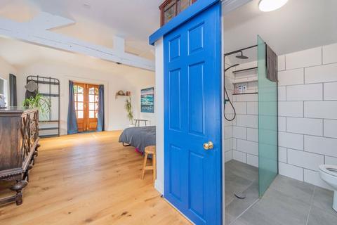 5 bedroom townhouse for sale, North Road, Llanymynech
