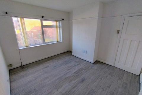 3 bedroom semi-detached house to rent, Stourbridge Road, West Midlands DY1
