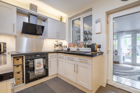 3 bedroom semi-detached house for sale, Grosvenor Avenue, NOTTINGHAM NG10