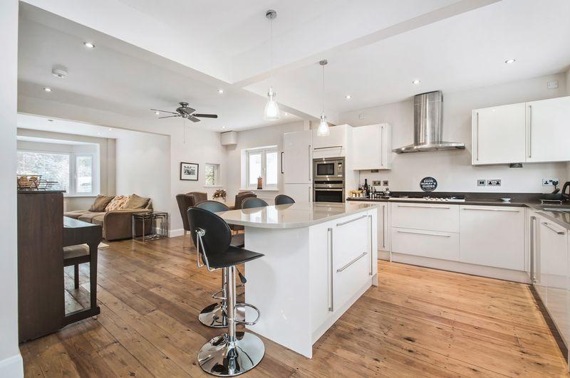 Kitchen close