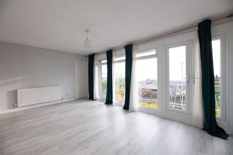 2 bedroom apartment for sale, New Road, Leigh-On-Sea