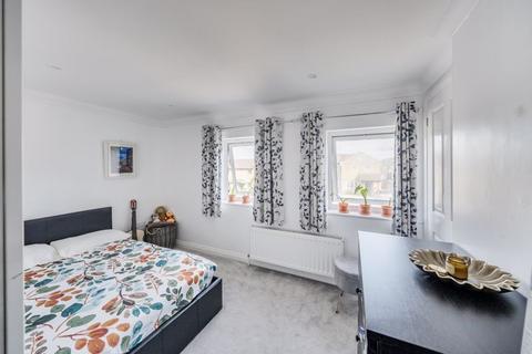 11 Blacksmiths Meadow, Oxford, OX4 7YF