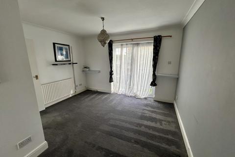 5 Shelley Court, Waltham Abbey, EN9 3JG