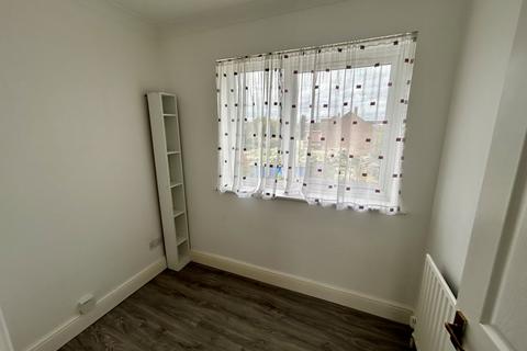 5 Shelley Court, Waltham Abbey, EN9 3JG