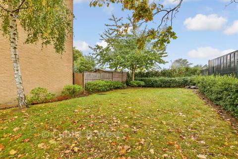 1 bedroom ground floor flat for sale, Heron Way, Wallington, Surrey