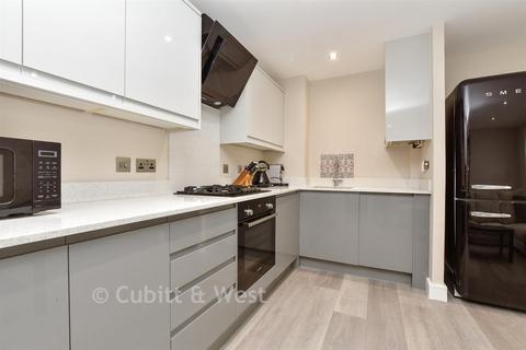 1 bedroom ground floor flat for sale, Heron Way, Wallington SM6