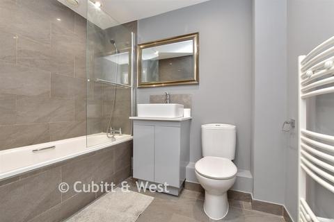 1 bedroom ground floor flat for sale, Heron Way, Wallington SM6