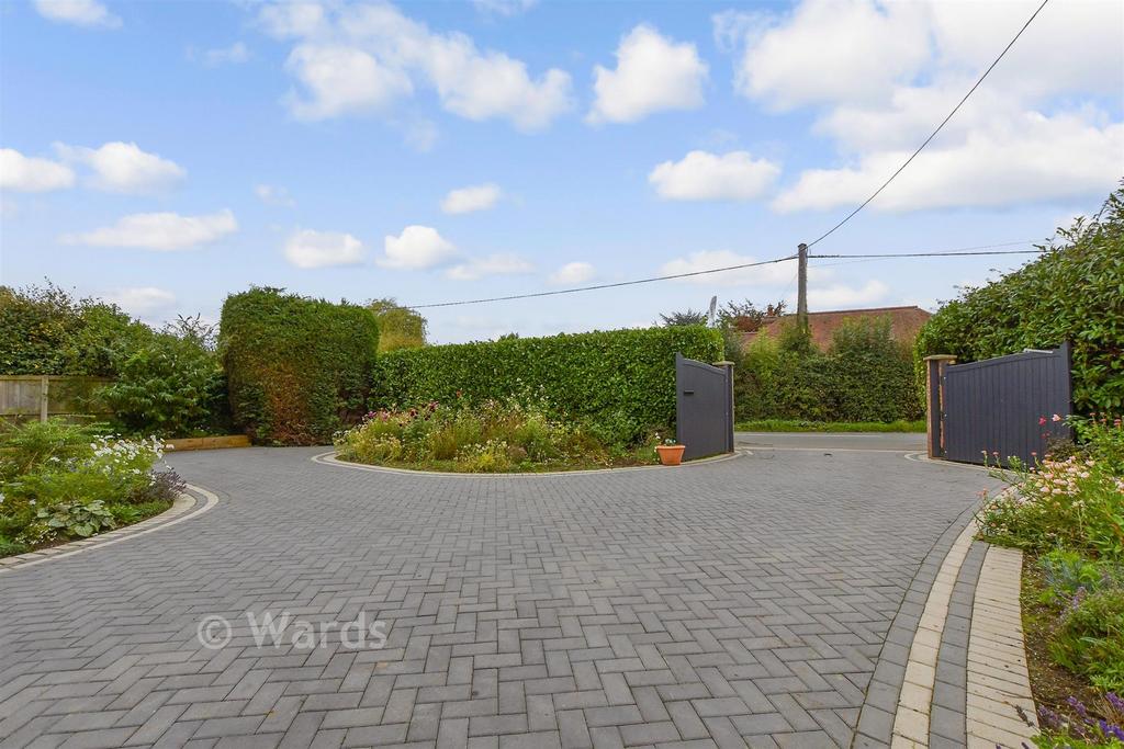 Driveway/Parking