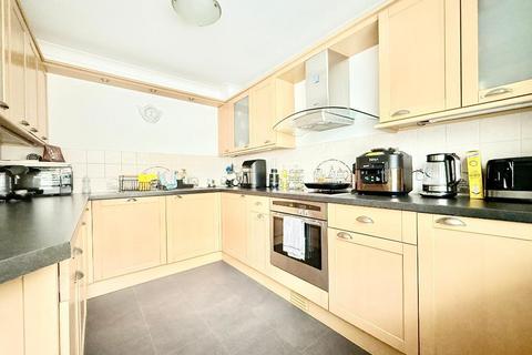 undefined, Princes Place, Knightsfield, Luton, Bedfordshire, LU2 7LN