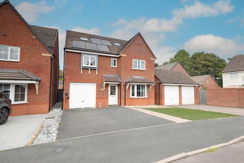 5 bedroom detached house for sale, Yarnfield ST15