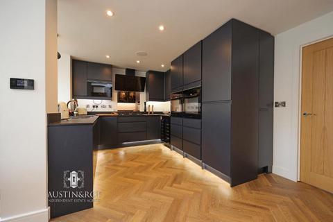5 bedroom detached house for sale, Yarnfield ST15
