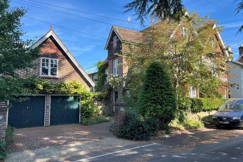 6 bedroom semi-detached house for sale, Station Road, Steyning, BN44 3YL