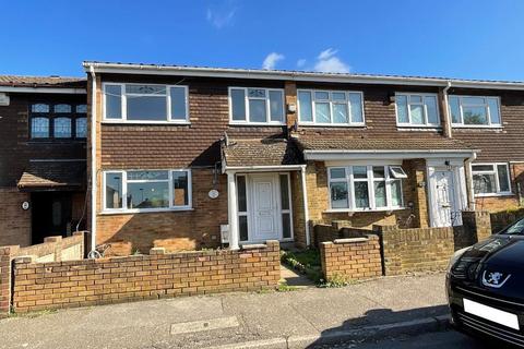 8 Ongar Way, Rainham, RM13 7TS