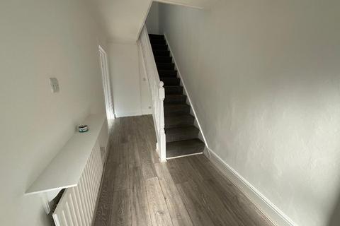 8 Ongar Way, Rainham, RM13 7TS