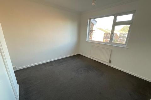 8 Ongar Way, Rainham, RM13 7TS