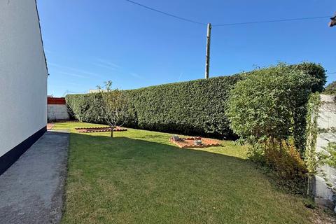 undefined, Lon Goch, Amlwch, Isle of Anglesey, LL68