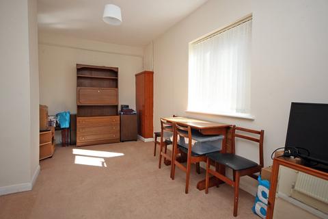 undefined, Lon Goch, Amlwch, Isle of Anglesey, LL68