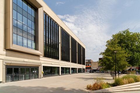 Mixed use to rent, Kings Sq Gloucester GL1 1RP