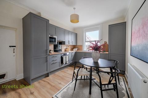 2 bedroom apartment for sale, Dagnall Park, London, SE25