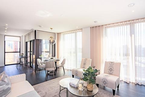 2 bedroom apartment to rent, 4 Charles Clowes Walk, London SW11