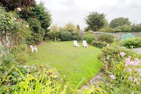 undefined, Warwick Road, Rayleigh, Essex, SS6
