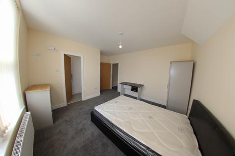 6 bedroom house to rent, Brudenell Grove, Leeds LS6
