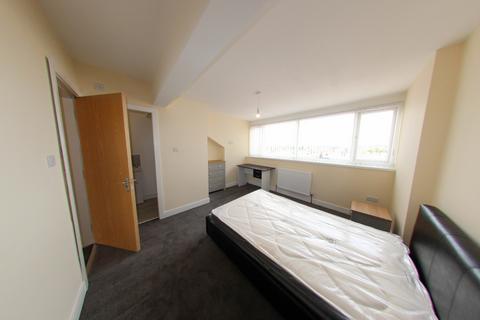 6 bedroom house to rent, Brudenell Grove, Leeds LS6