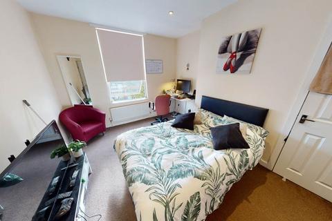 6 bedroom house to rent, Broomfield View, Leeds LS6