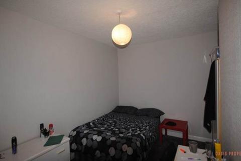 6 bedroom house to rent, Delph Mount, Leeds LS6