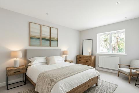 undefined, Apple Tree Grove, Pollards Hill North, Norbury, SW16