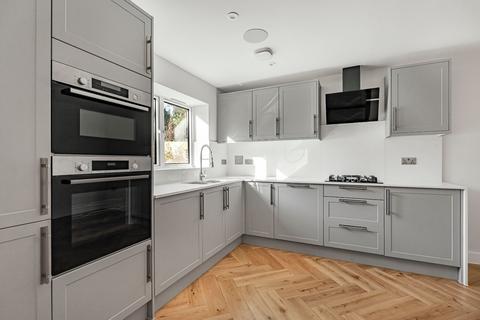 undefined, Apple Tree Grove, Pollards Hill North, Norbury, SW16