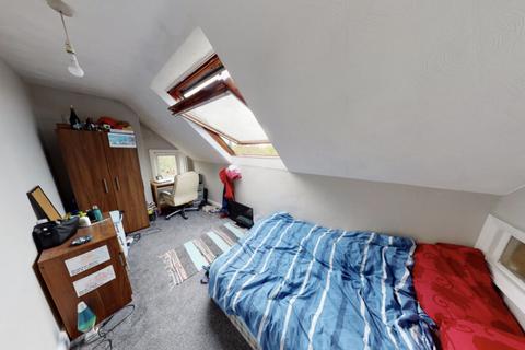 4 bedroom flat to rent, Ashwood Villas, Leeds LS6