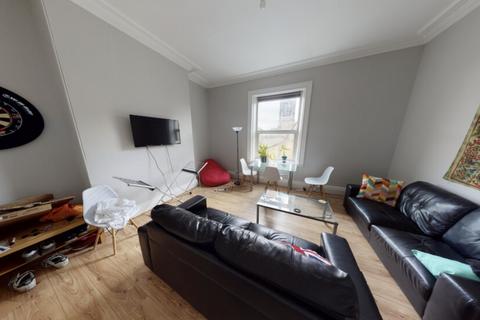 4 bedroom flat to rent, Ashwood Villas, Leeds LS6