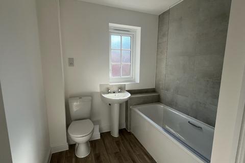 1 bedroom flat for sale, Plot 76 at Vale Croft Woods, Green Stone Close, Farnborough GU11