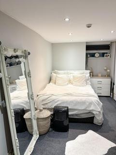 7 bedroom house to rent, St Michaels Crescent, Leeds LS6