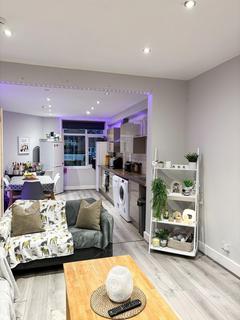 7 bedroom house to rent, St Michaels Crescent, Leeds LS6