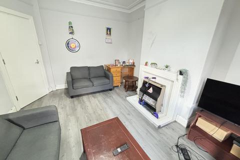 5 bedroom house to rent, Hessle Avenue, Leeds LS6